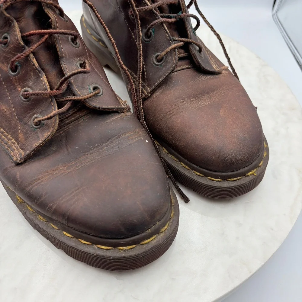Vintage Dr Martens Brown Leather Lace Up Boots Mens 8 Eyelet Grunge Y2K 90s Punk